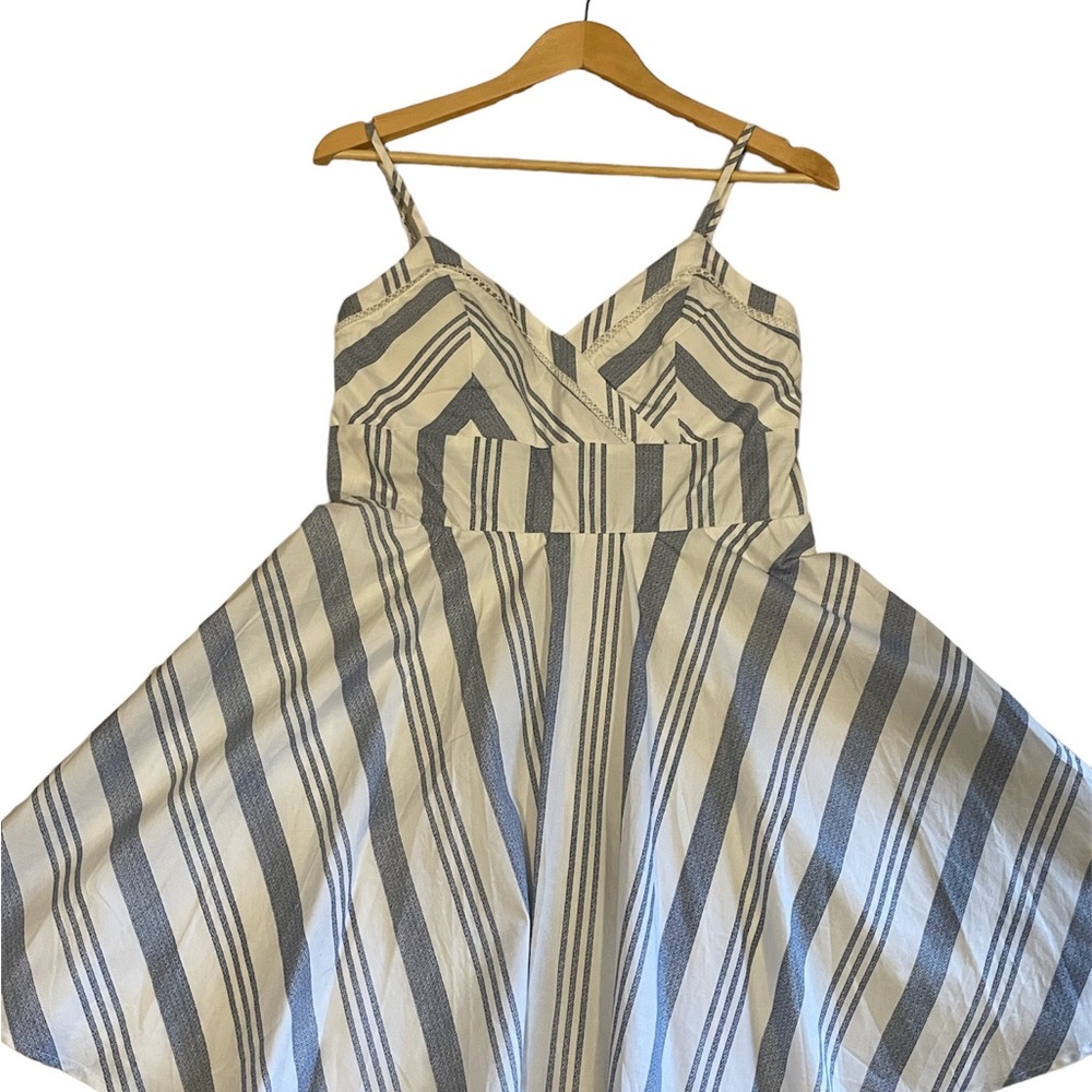 NWT Trixxi Francesca’s Spring Dress, sz L